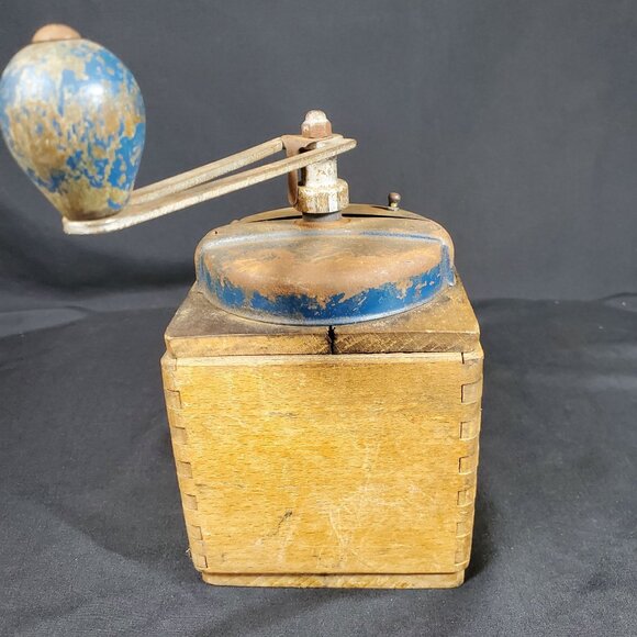 VTG PeDe Germany Coffee Grinder Primitive Hand Crank Mill Rustic Wood Box Farmho - Picture 8 of 14